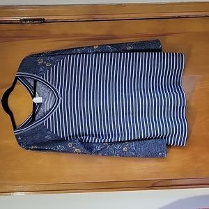 Women's Blue Striped and Floral V-neck sweater Size 1XL